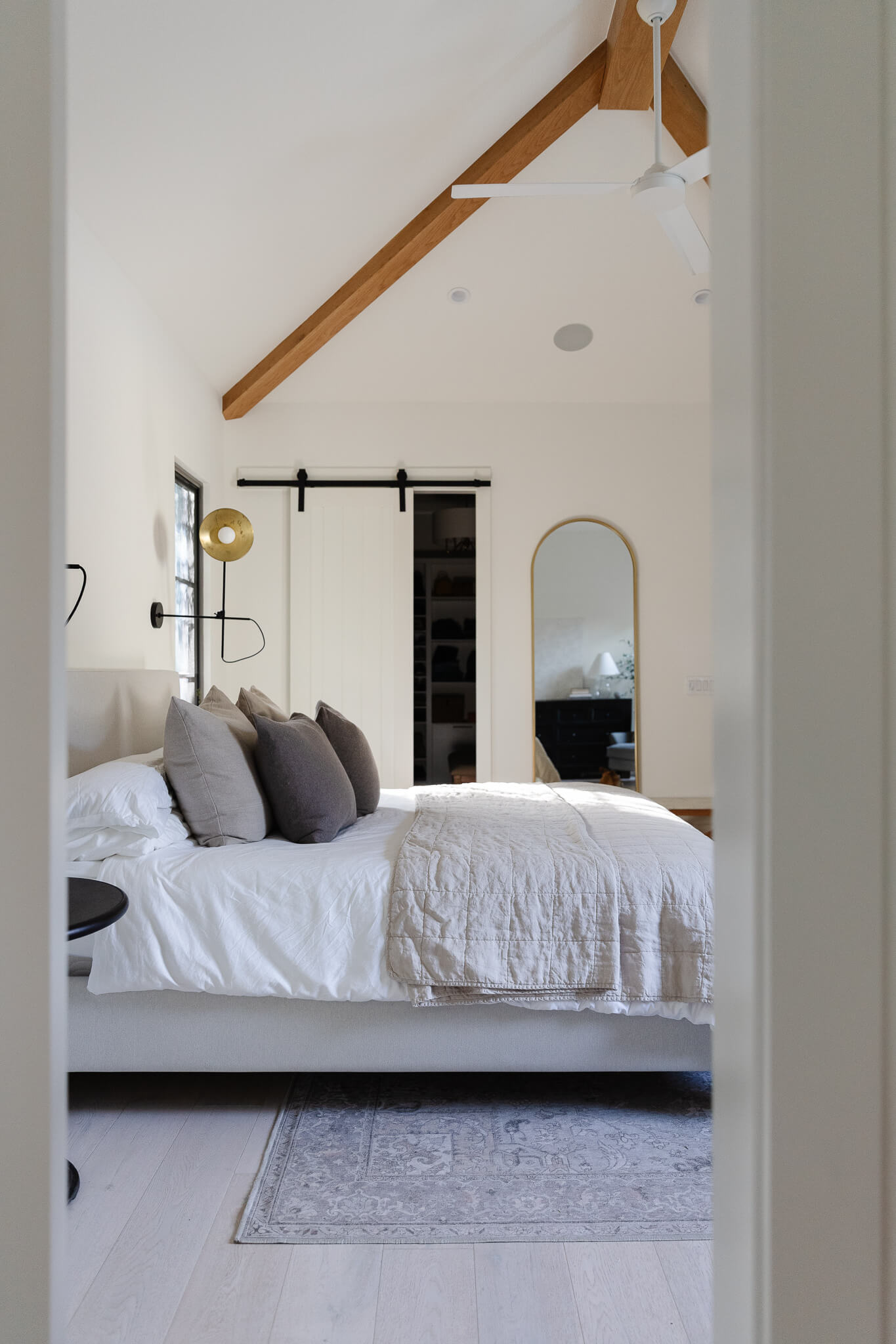 IRL: Bramo Bed in cream fabric