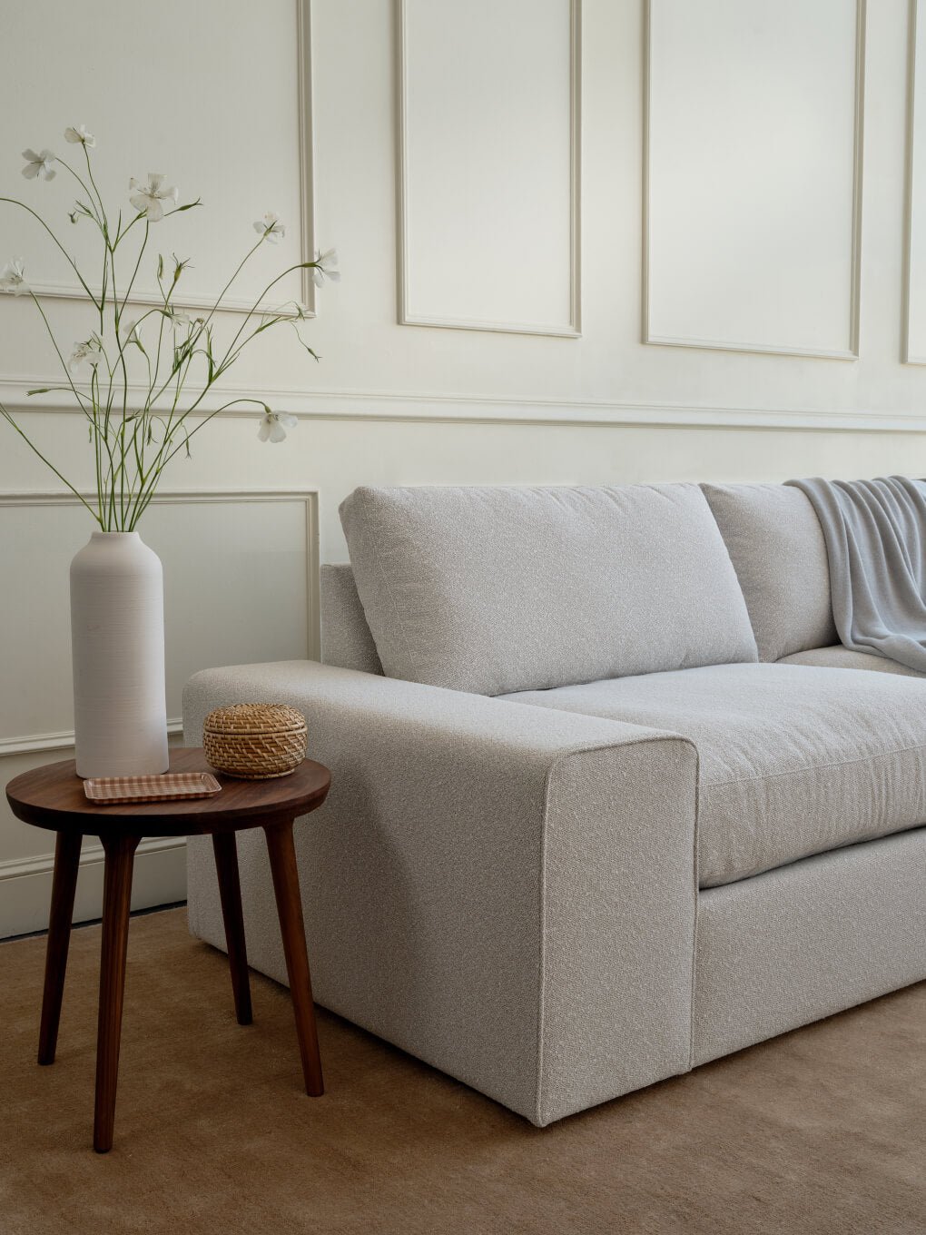 IRL: Blumen Sectional in Poplar Boucle Vanilla Fabric