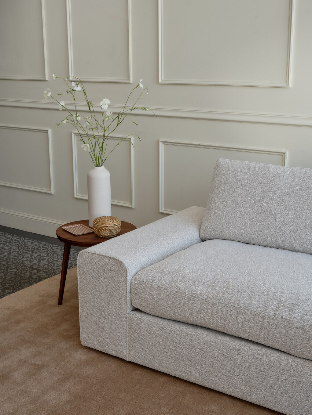 IRL: Blumen Sofa in Poplar Boucle Vanilla Fabric