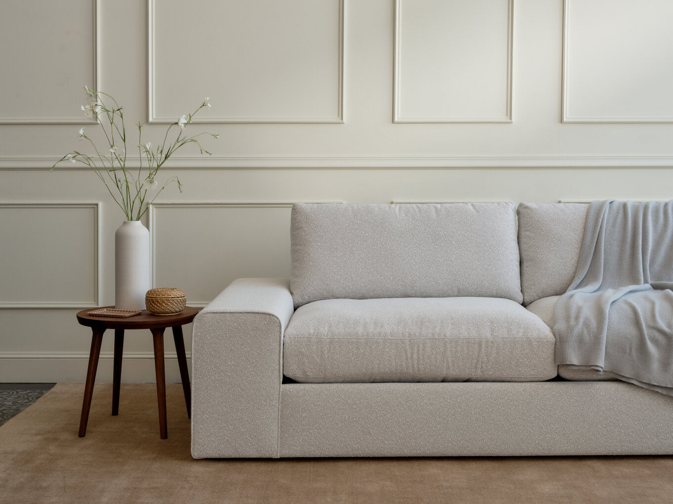 IRL: Blumen Sofa in Poplar Boucle Vanilla Fabric