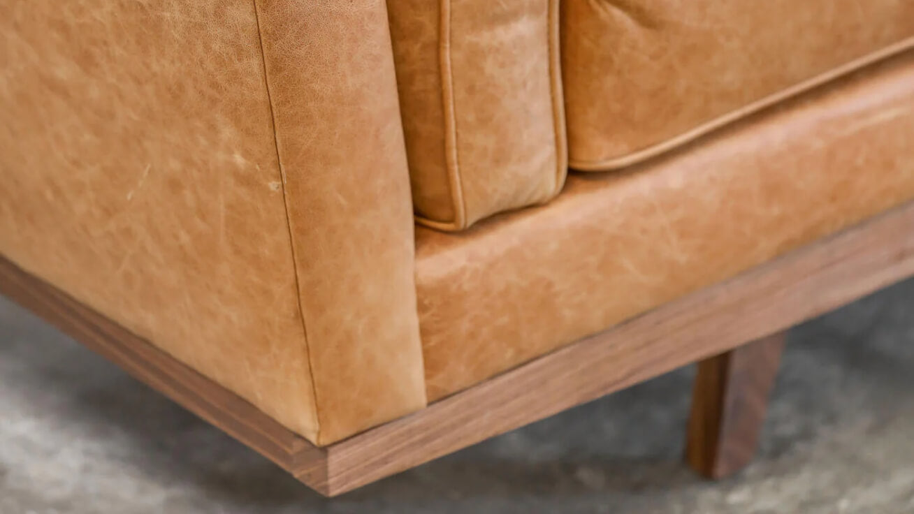 Kirnik sofa in leather