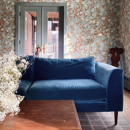 Dekayess Sofa in blue velvet fabric
